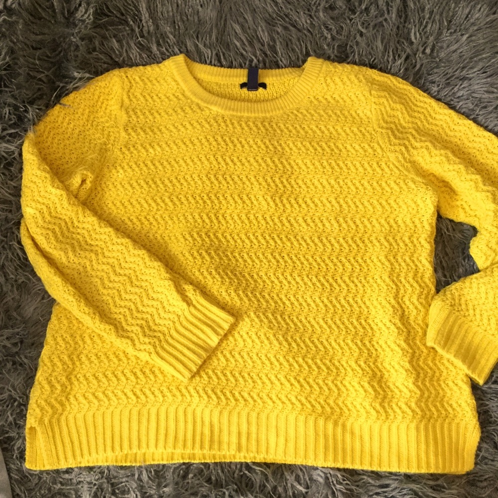 Gap thick yellow cotton sweater, size XXL